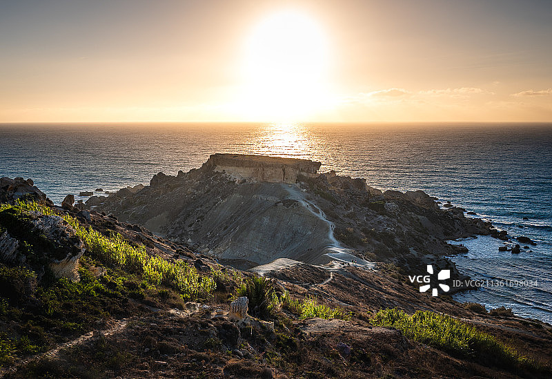 马耳他梅利哈，日落时海天映衬的风景图片素材