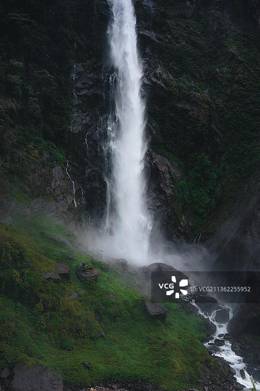 瀑布，森林瀑布风景，塔尼帕斯提尔，英国，英国图片素材