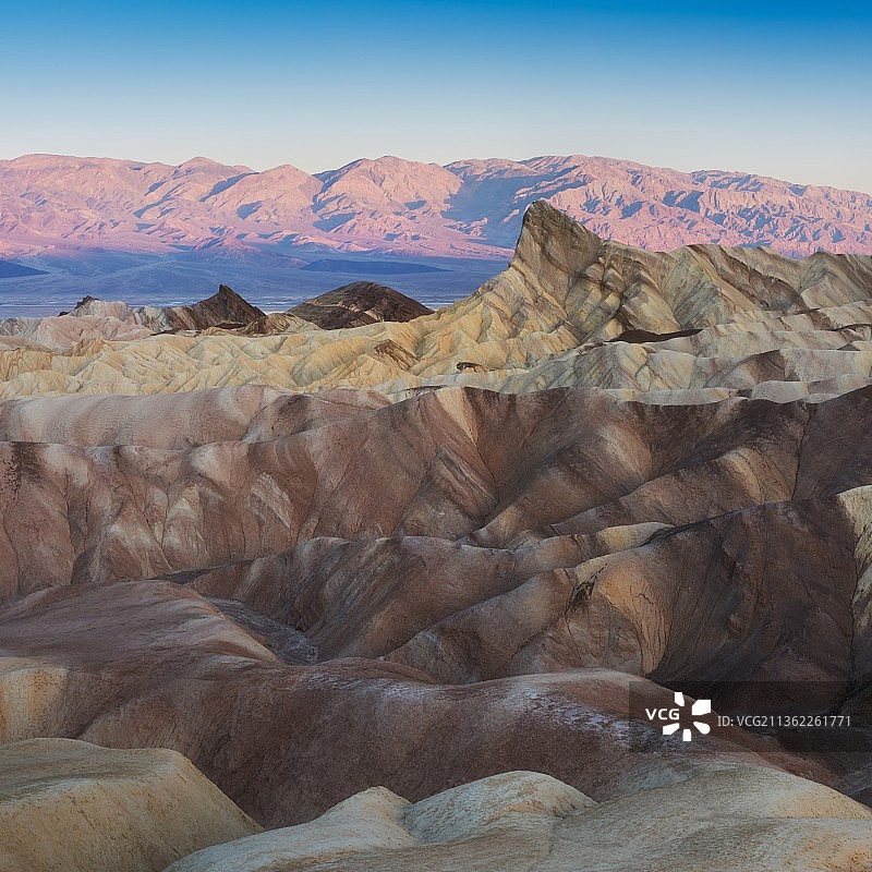 死亡谷，天空映衬下的壮丽景色图片素材