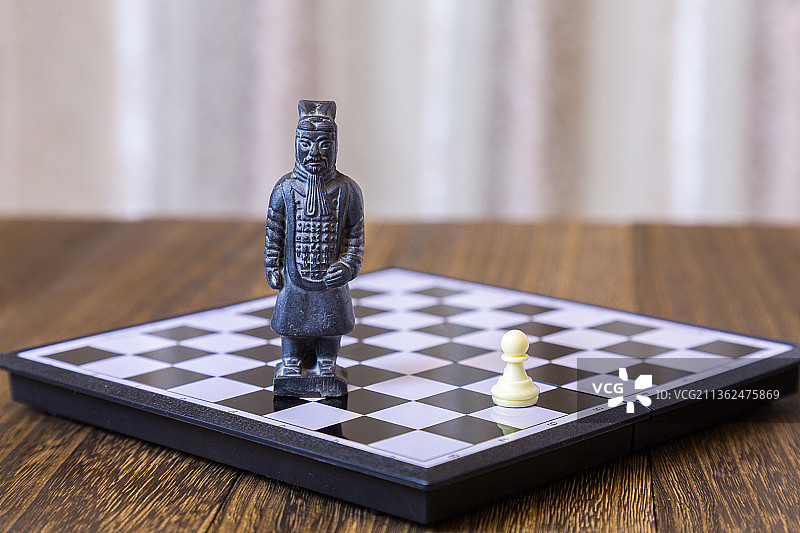 国际象棋棋盘上的兵马俑与卒，古今中外，时空穿越图片素材