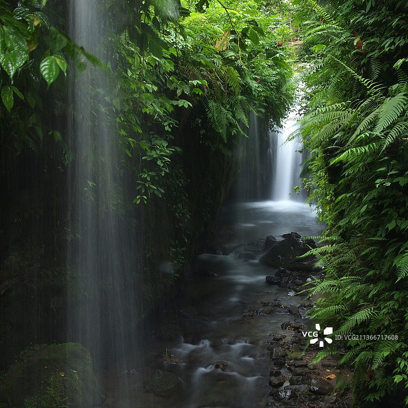 印度尼西亚，杜顺山森林瀑布景区图片素材