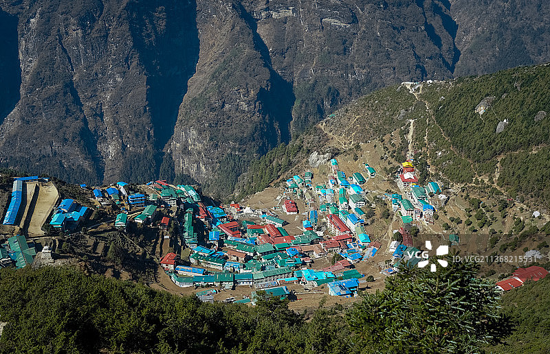 南奇集市，高角度的岩石在山上，南奇集市，南奇，尼泊尔图片素材