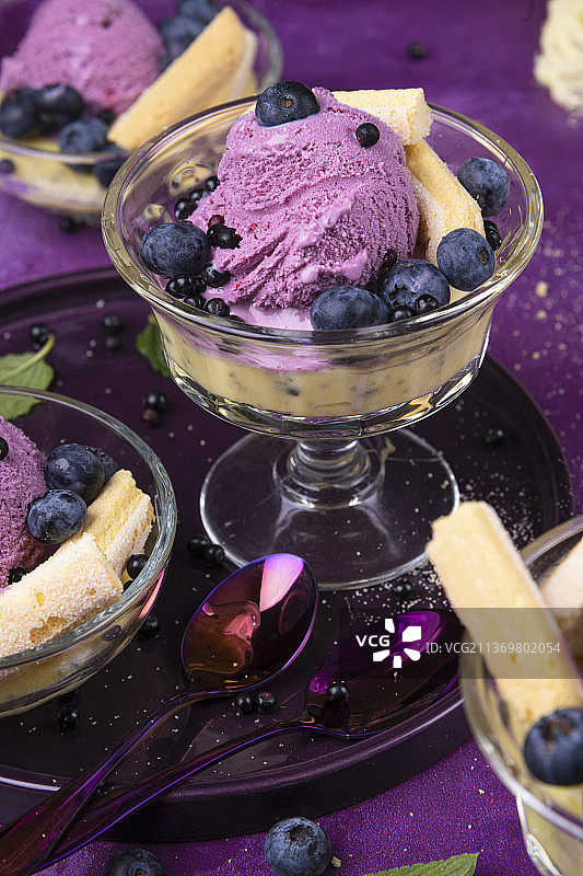 蓝莓冰淇淋甜点图片素材