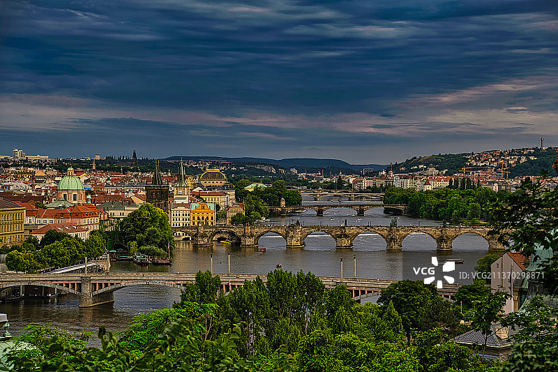 布拉格的伏尔塔瓦河，捷克共和国图片素材