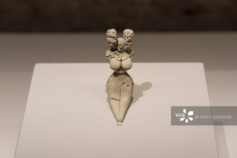 女性陶像（公元前3000年，巴基斯坦摩亨佐.达罗遗址）图片素材