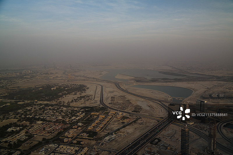 阿联酋迪拜摩天大楼的日落全景图片素材