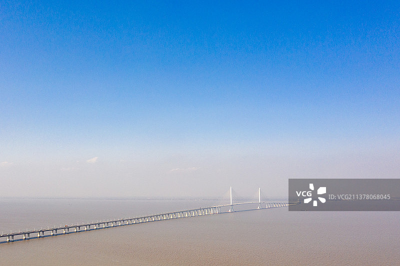 航拍上海东海大桥图片素材