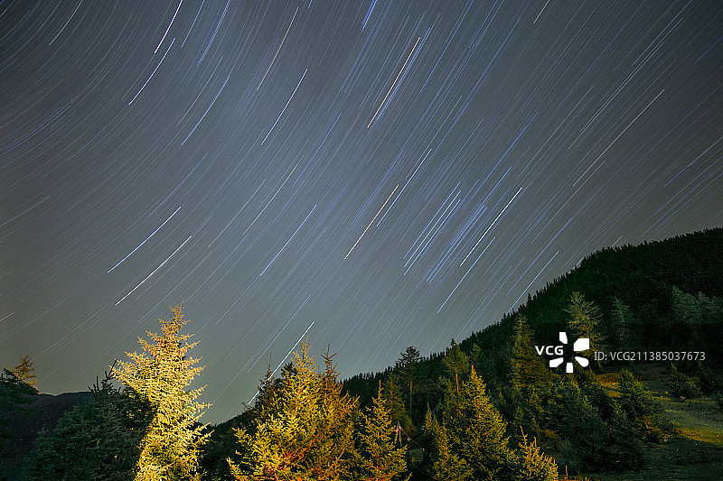 四川阿坝州措卡湖的夜空图片素材