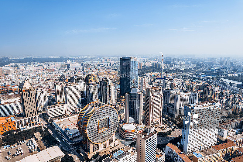 中国辽宁沈阳方圆大厦金融区城市天际线航拍图片素材