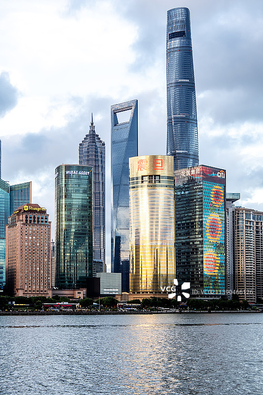 上海陆家嘴金融区城市风光图片素材