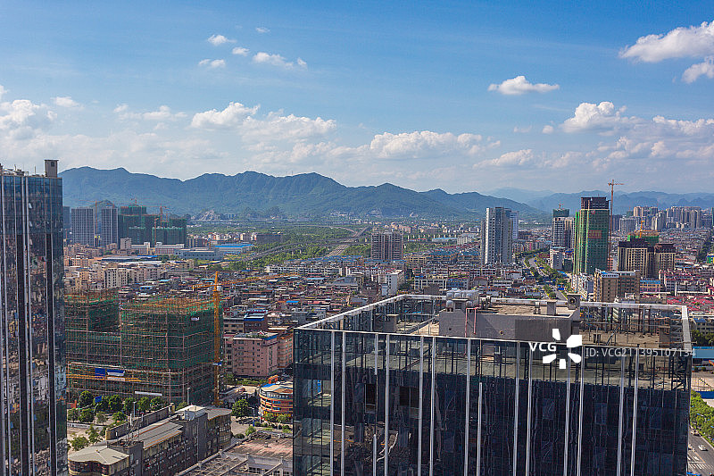 广西桂林城市发展建设蓝天白云景象图片素材