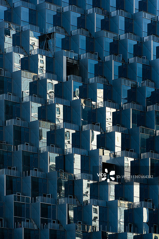 杭州余杭未来新湖中心建筑玻璃幕墙图片素材