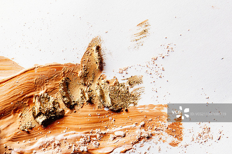 粉碎彩妆产品——美妆和彩妆的格调概念图片素材