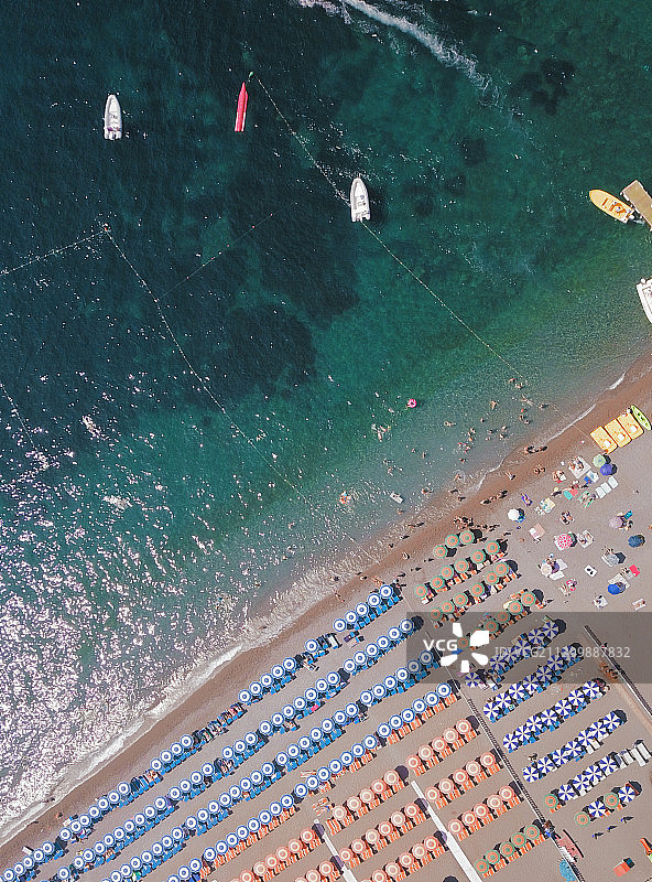 意大利海滩的鸟瞰图图片素材