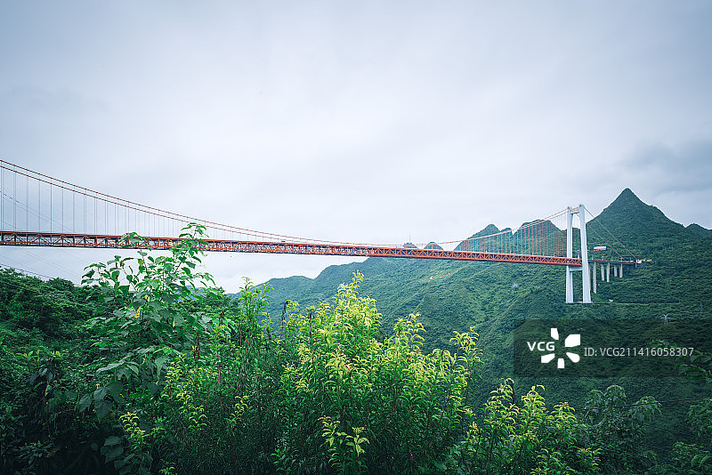 贵州坝陵河大桥仰拍风光图片素材