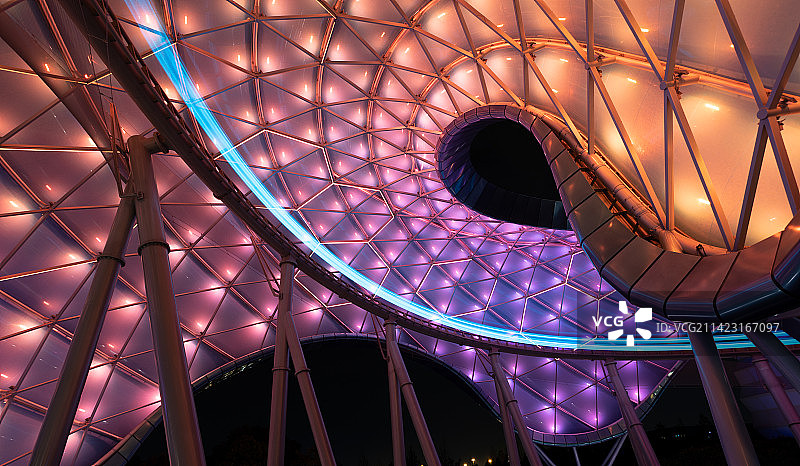 上海迪士尼乐园创项目灯光夜景图片素材