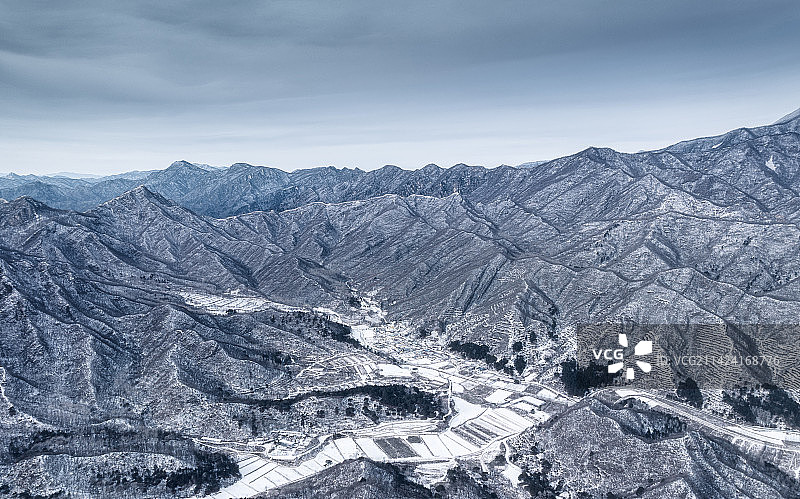 航拍冬季北京箭扣长城雪景图片素材
