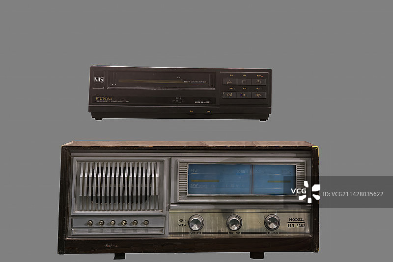 二十世纪八十年代的影音播放装置，收音机，影碟机图片素材