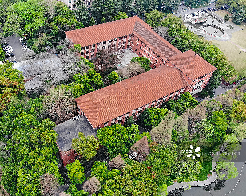俯瞰浙江大学华家池校区西大楼图片素材