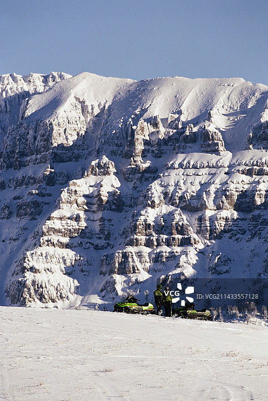 在Togwotee Pass的雪地摩托图片素材