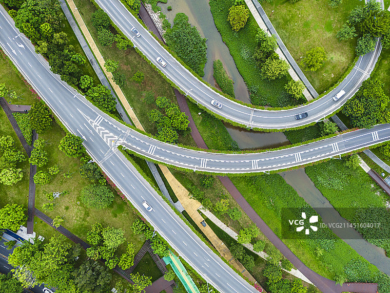 俯视深圳立交桥和绿道图片素材