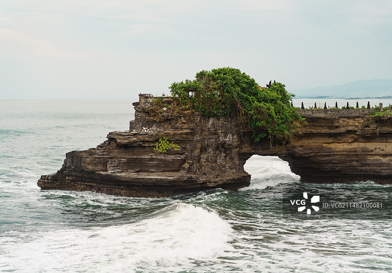 巴厘岛海边悬崖图片素材