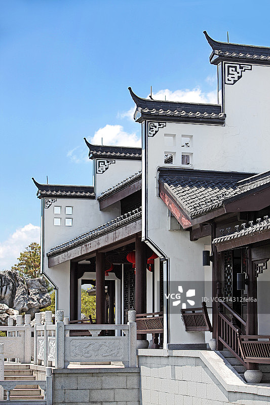 蓝天下的杭州古建筑图片素材