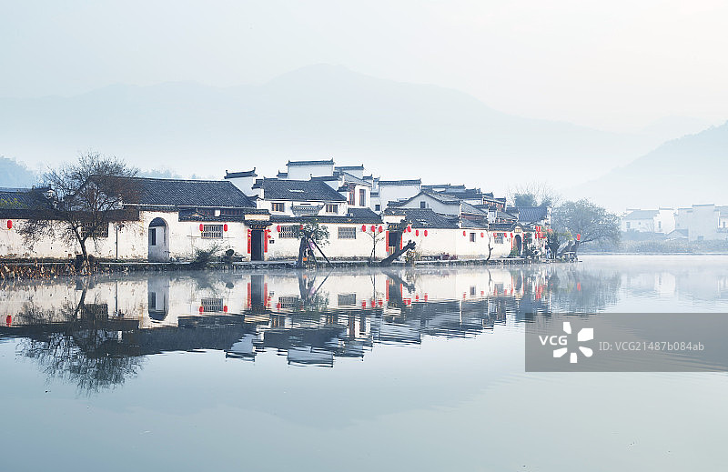中国民居经典-安徽宏村建筑群与南湖图片素材