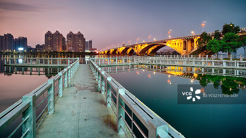 惠州东江廊桥与城市图片素材