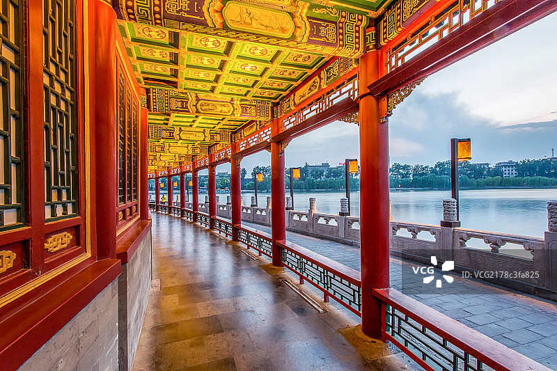 北京北海公园古典建筑图片素材