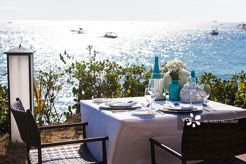 Dinner Table at Sunset Luxury Tourist Resort图片素材