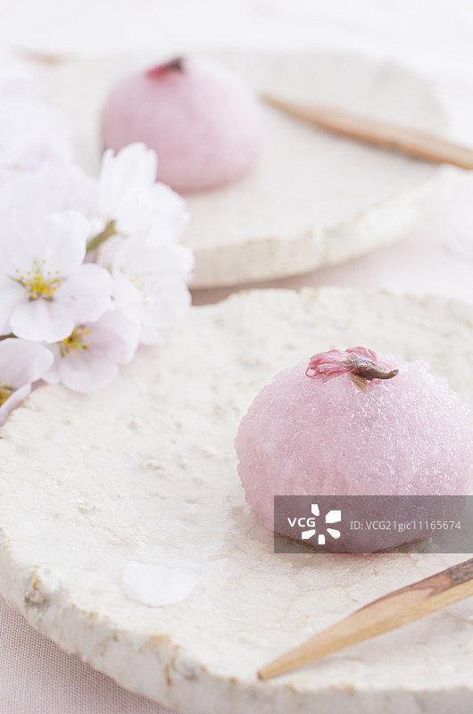 粉色的日本糖果和樱花图片素材