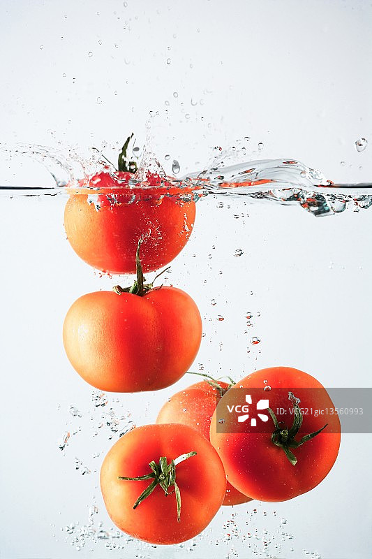 西红柿飞溅图片素材