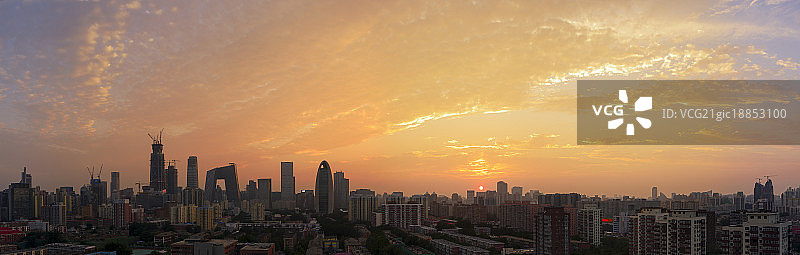 日落晚霞中的北京CBD全景图片素材