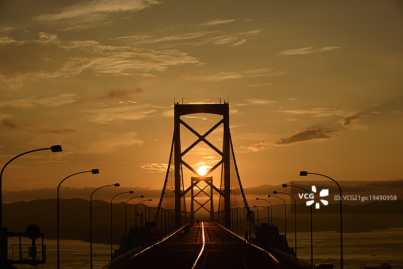 Onaruto桥和日出图片素材