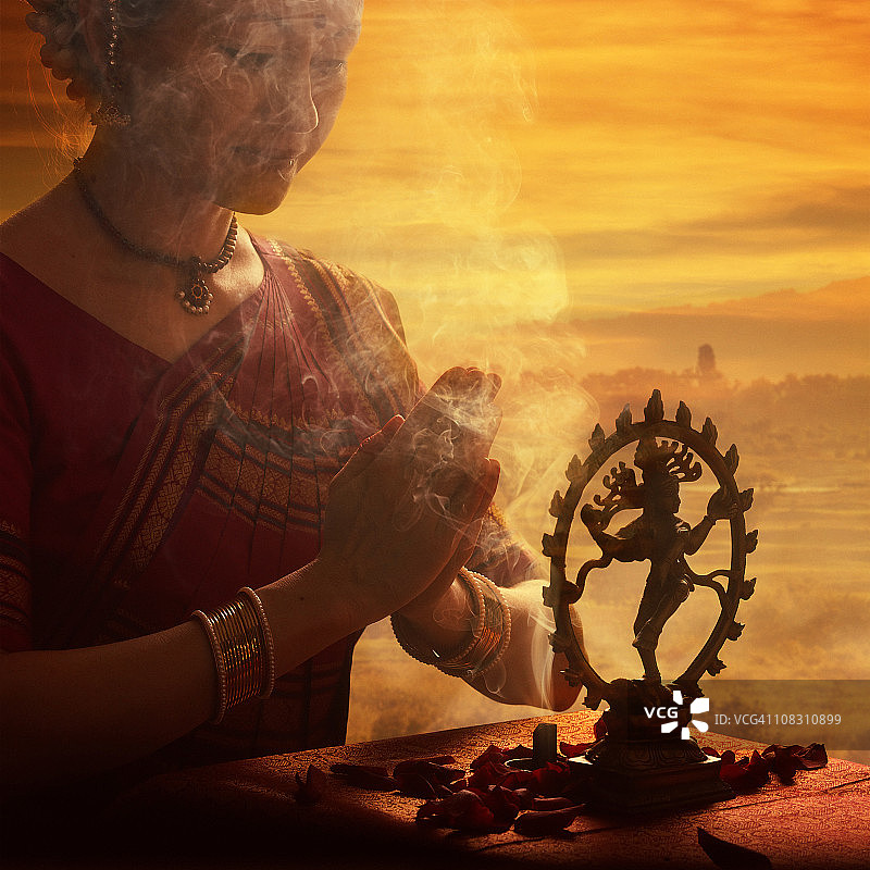 向湿婆祈祷图片素材