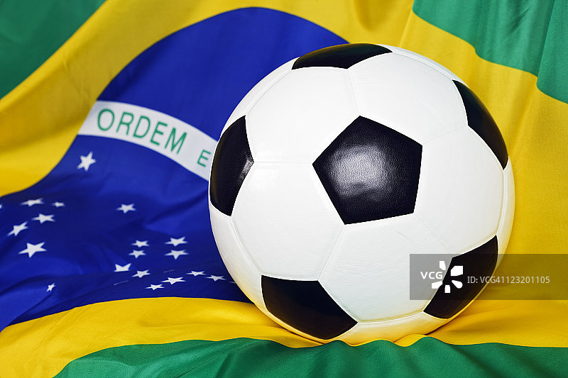 巴西国旗上的足球特写图片素材