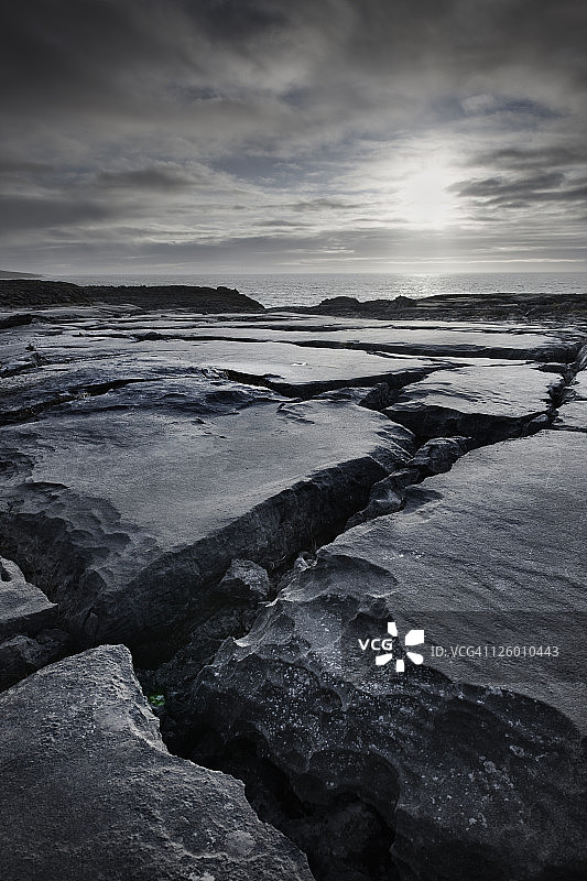 爱尔兰克莱尔郡Burren的石灰岩岩层图片素材