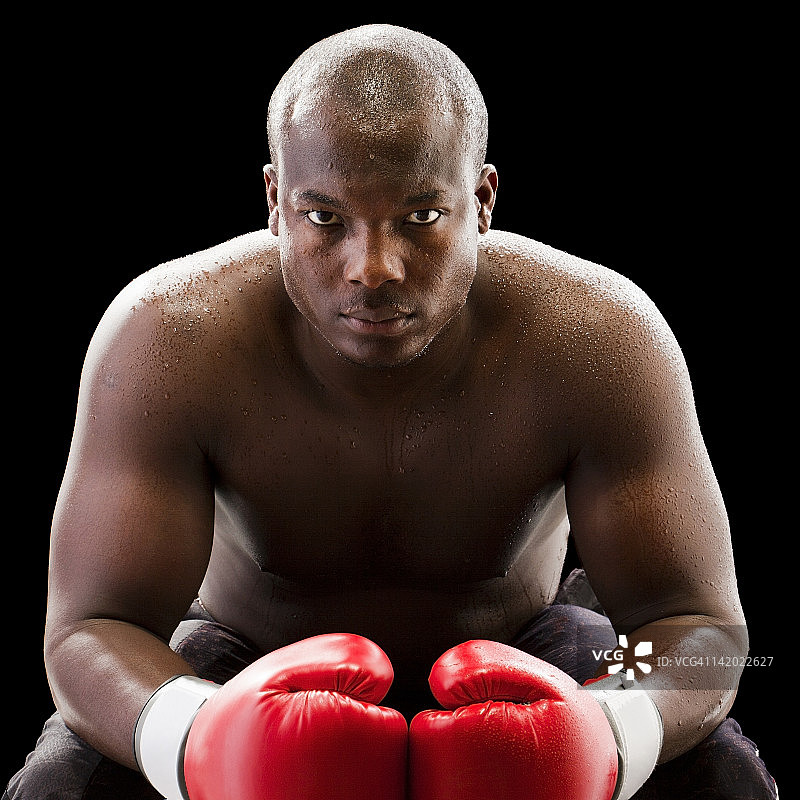 戴拳击手套的非裔美国拳击手图片素材