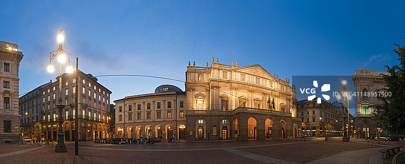 意大利米兰斯卡拉歌剧院广场图片素材