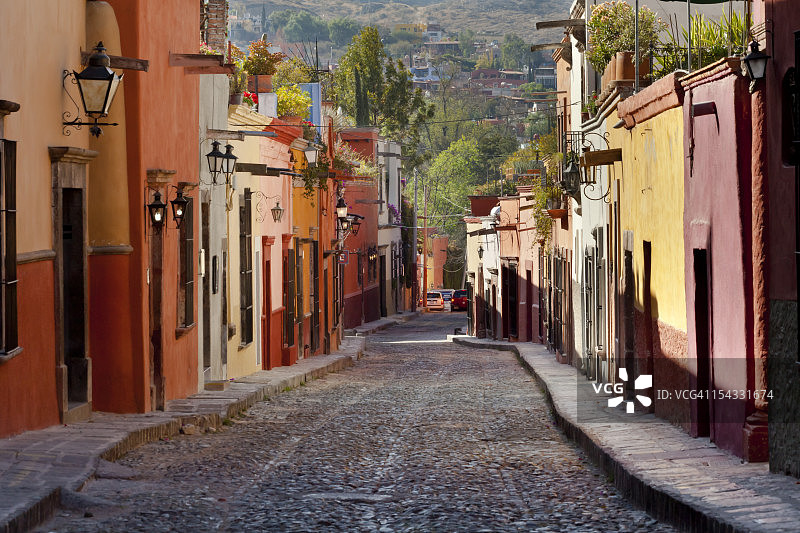 墨西哥，瓜纳华托，圣米格尔德阿连德，多彩的街道图片素材