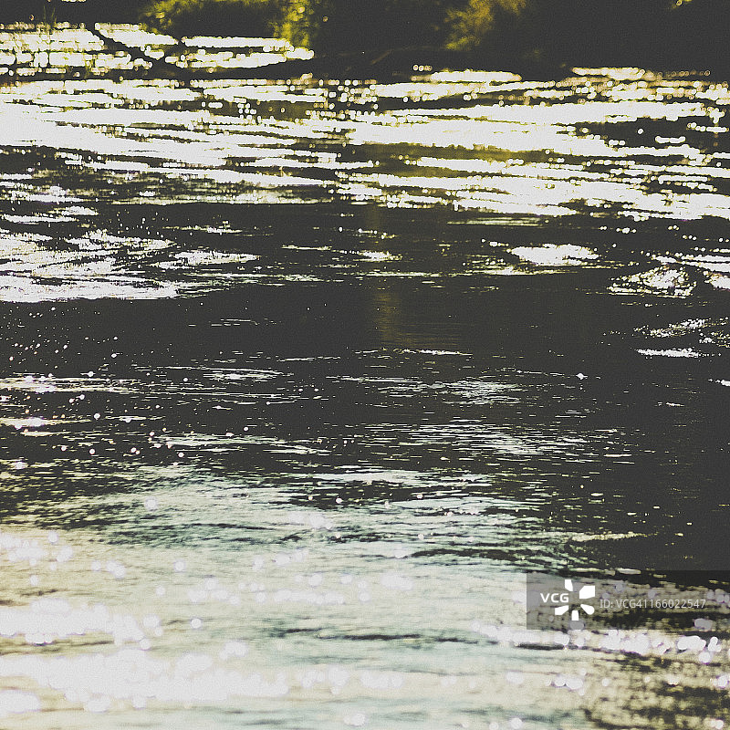 流动的河流图片素材