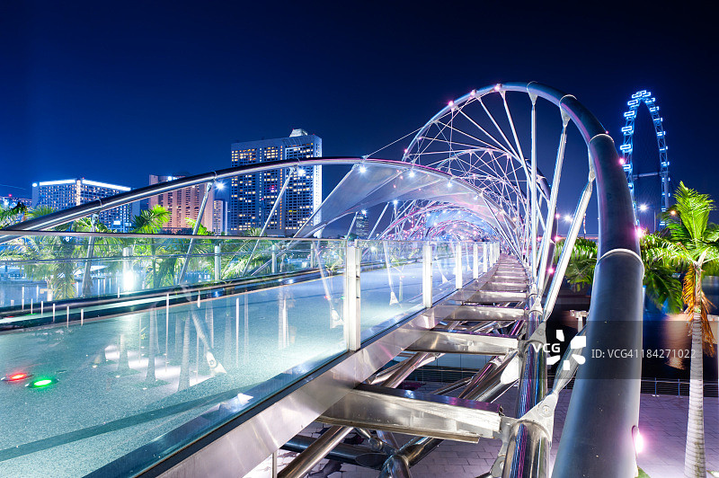 双螺旋桥和飞轮，新加坡图片素材
