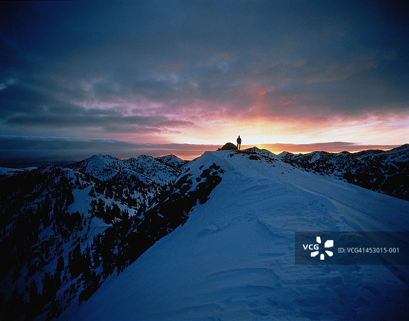 山顶上的人，沃萨奇山，美国犹他州图片素材