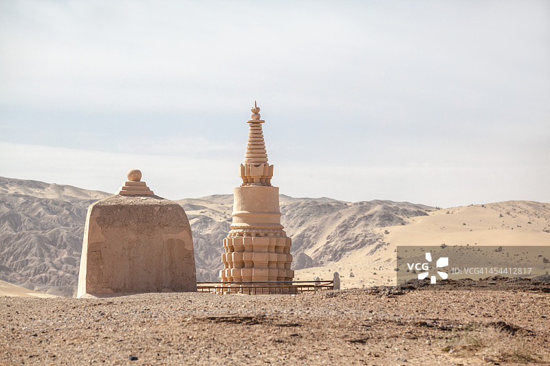 沙漠中的达喀巴，莫高窟，敦煌图片素材