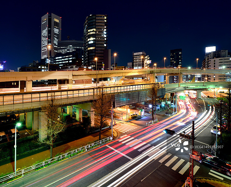 多层高速公路和东京城市景观图片素材