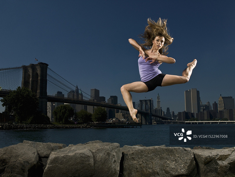 在纽约跳舞的女人图片素材
