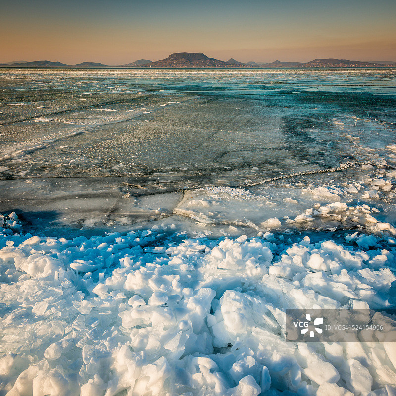 冬季风景巴拉顿海，匈牙利图片素材
