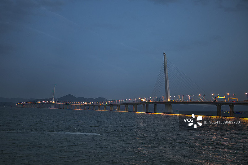 深圳湾大桥夜景，港深西部走廊图片素材