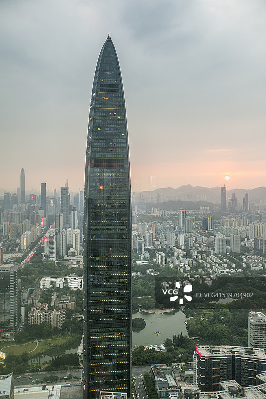 高角度的城市景观深圳在日落，中国图片素材
